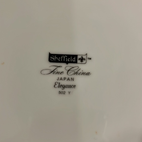 Dinner Plate - Vintage SHEFFIELD FINE CHINA in the Elegance Pattern - Picture 7 of 7
